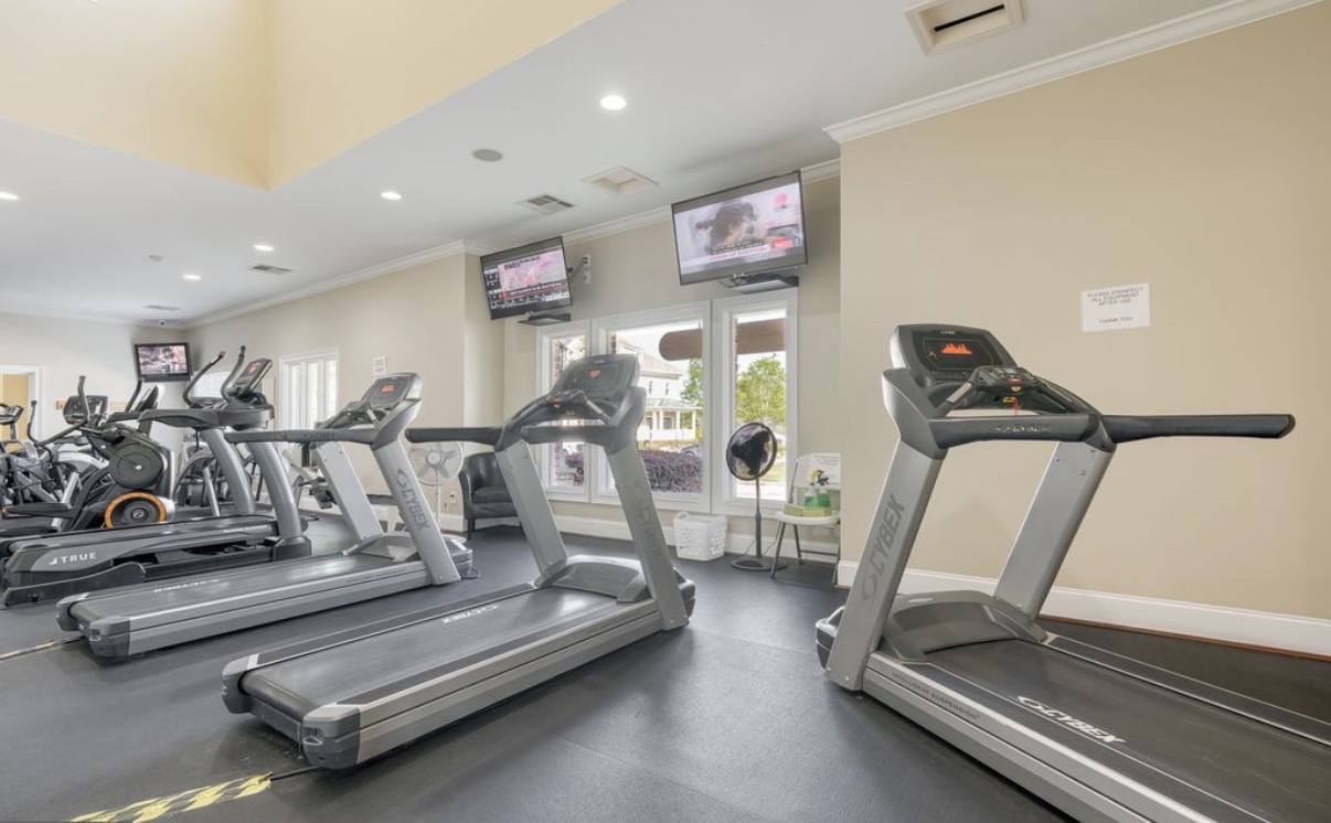 Chateau Elan community fitness center treadmills
