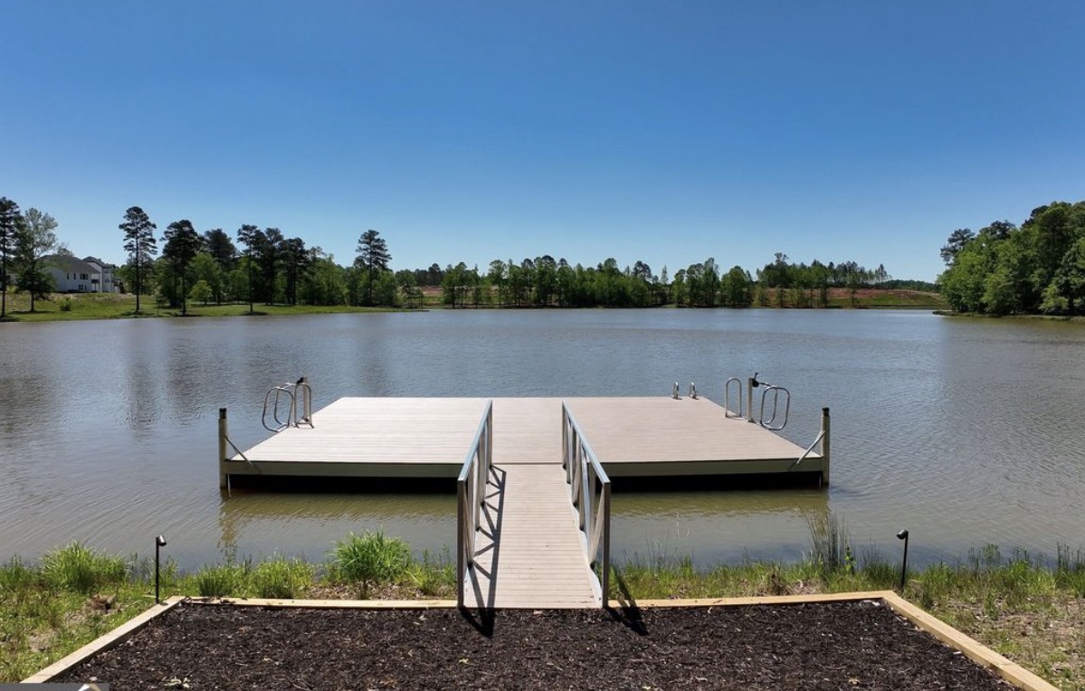 Community dock on the lake at Cresswind at Twin Lakes